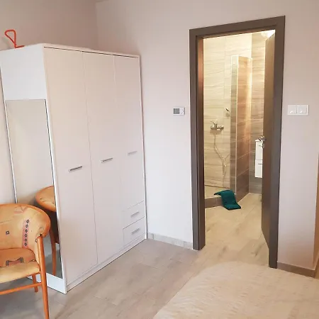 Flamingó 3*