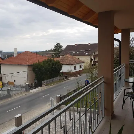 Flamingo Apartmanhaz Хевиз