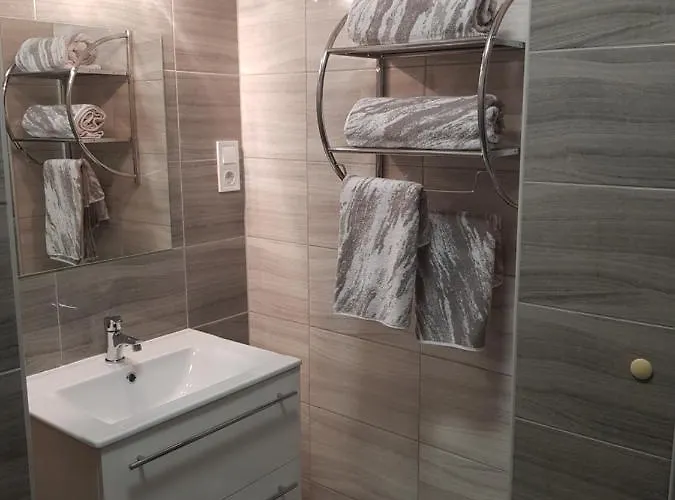 Flamingo Apartmanhaz Апарт-отель Хевиз