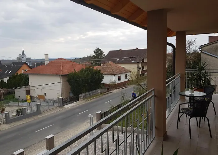 Flamingo Apartmanhaz Хевиз
